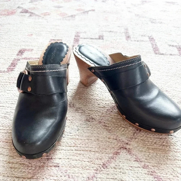 CAT• Wooden heeled slip on clogs - Picture 4 of 8